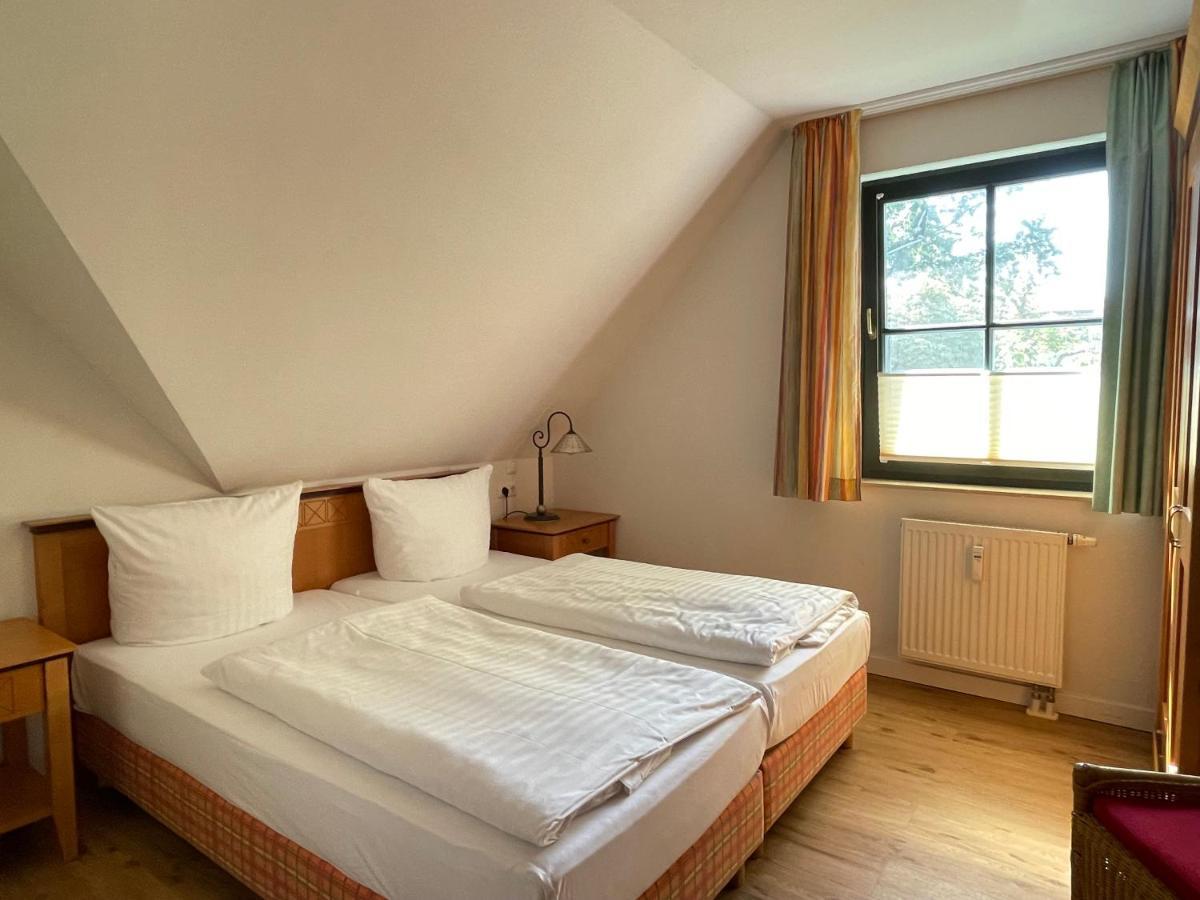 Moby Dick Hotel & Ferienwohnungen Wustrow  Buitenkant foto