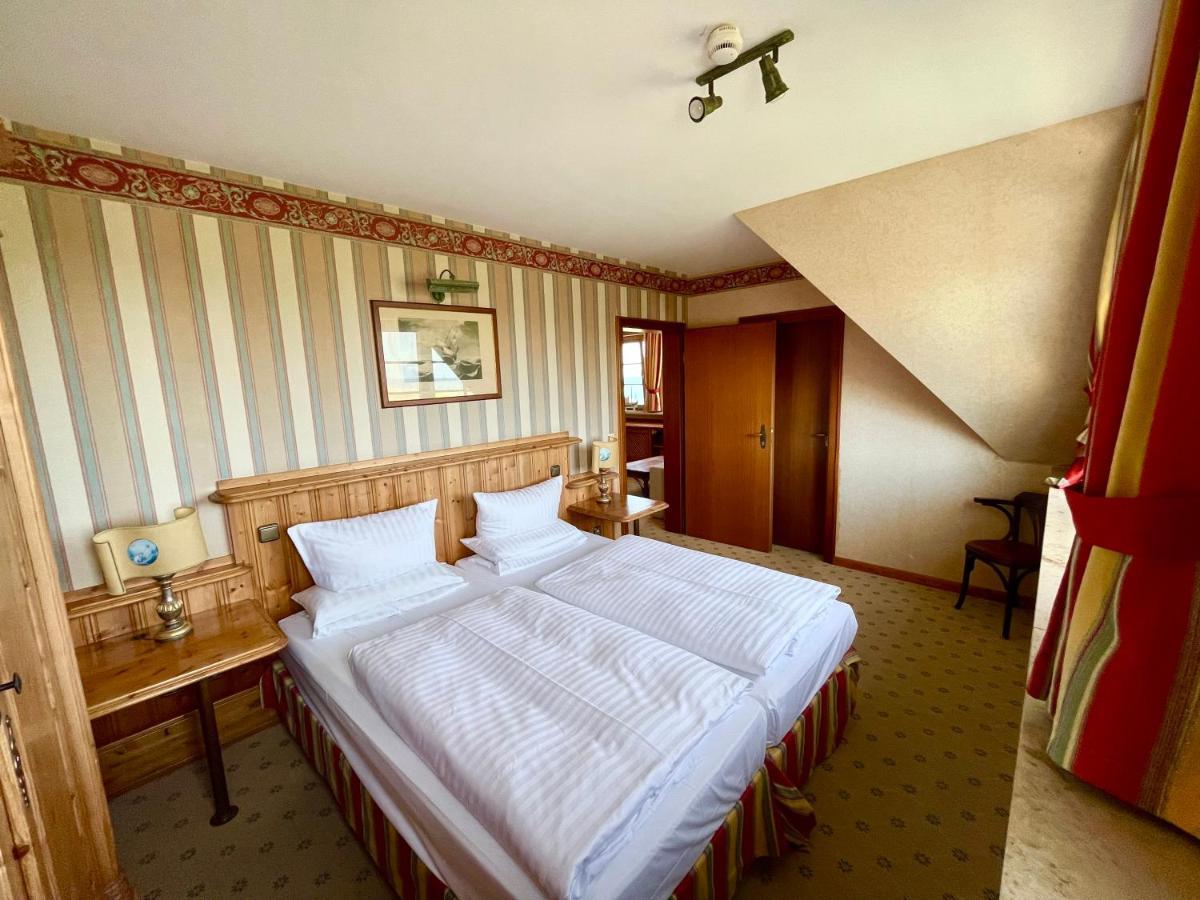 Moby Dick Hotel & Ferienwohnungen Wustrow  Buitenkant foto