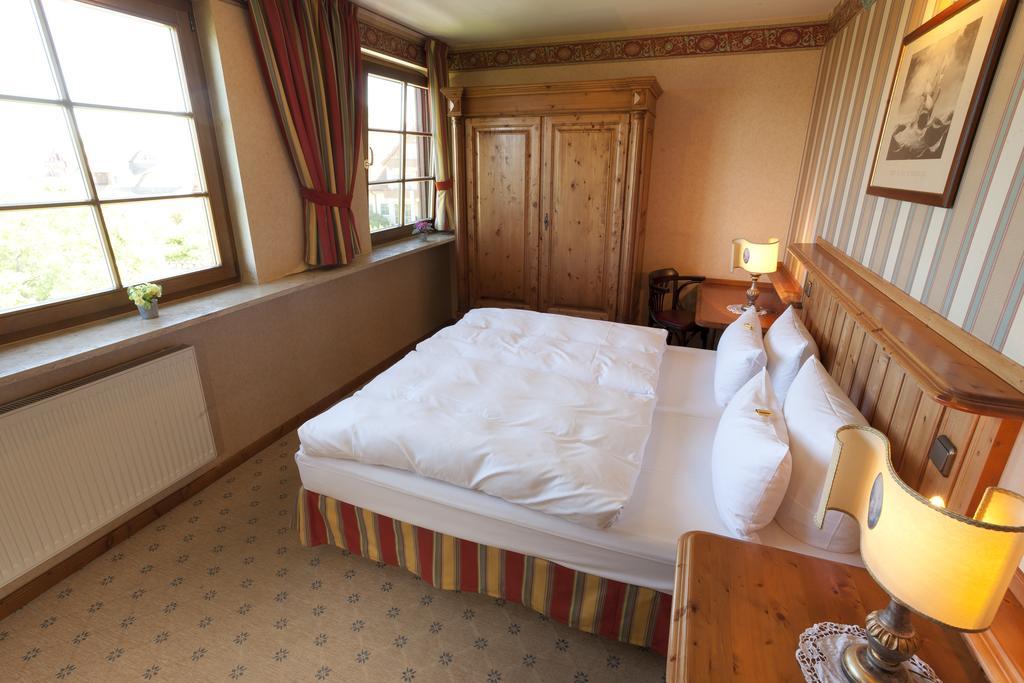 Moby Dick Hotel & Ferienwohnungen Wustrow  Kamer foto